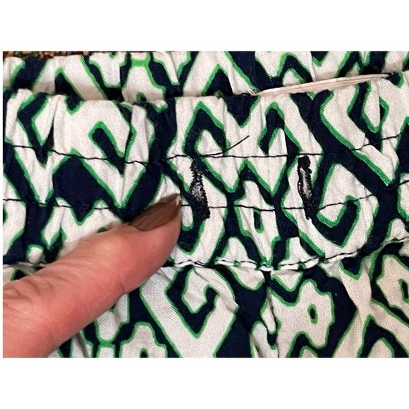 Crown & Ivy Women's Lightweight Size Medium Pull-on Bright Geo Print Shorts - Picture 5 of 5